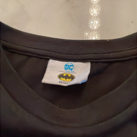 Kid's DC Comics Batman Caped Crusader Retro style Black Graphic T-Shirt New/Tag - Picture 7 of 11